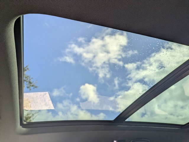 Used 2022 Volkswagen Atlas Cross Sport SE image 15