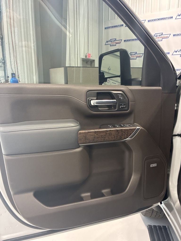Used 2022 GMC Sierra 2500 Denali w/ Denali Ultimate Package image 13