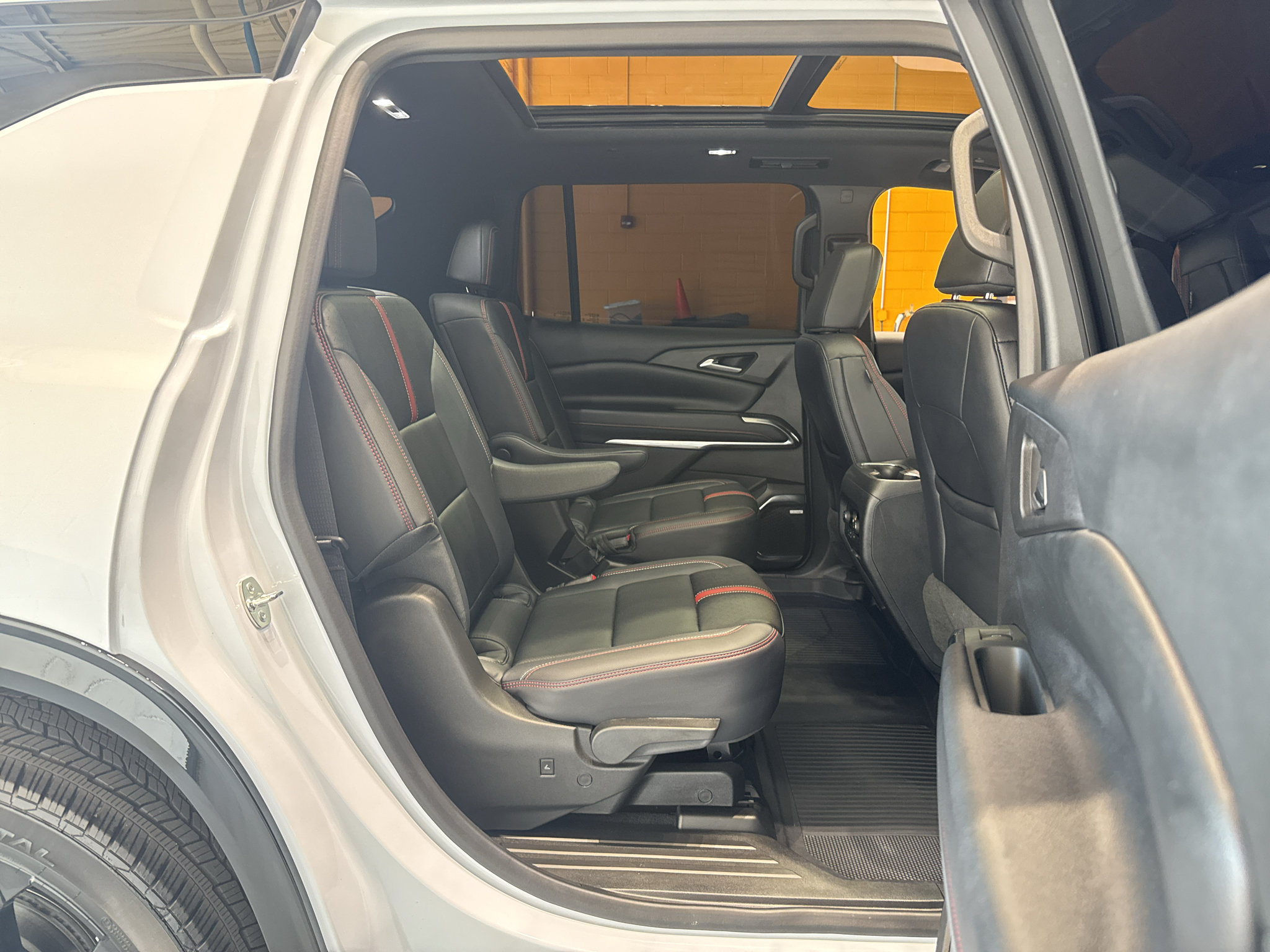 Used 2026 Chevrolet Traverse RS AWD/4WD image 21