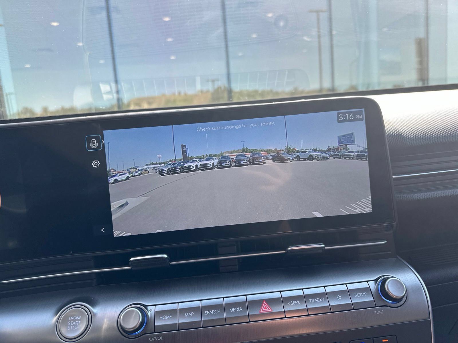 Used 2025 Hyundai Kona SEL AWD/4WD image 55