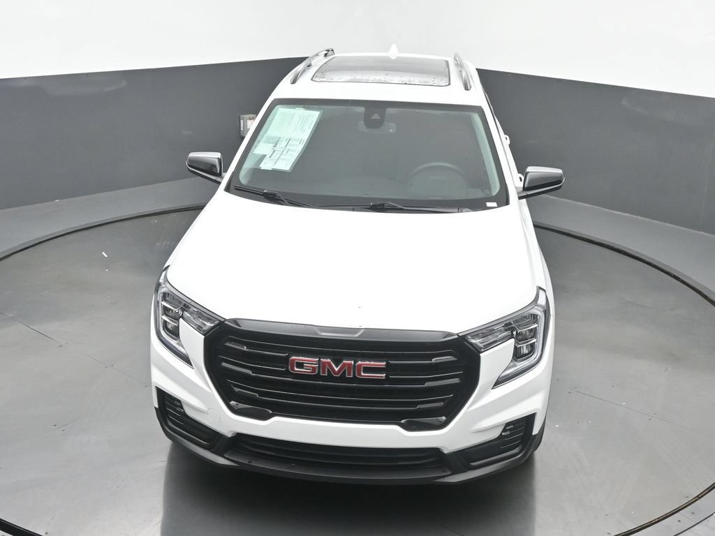 Used 2024 GMC Terrain SLE w/ Driver Convenience Package FWD image 36