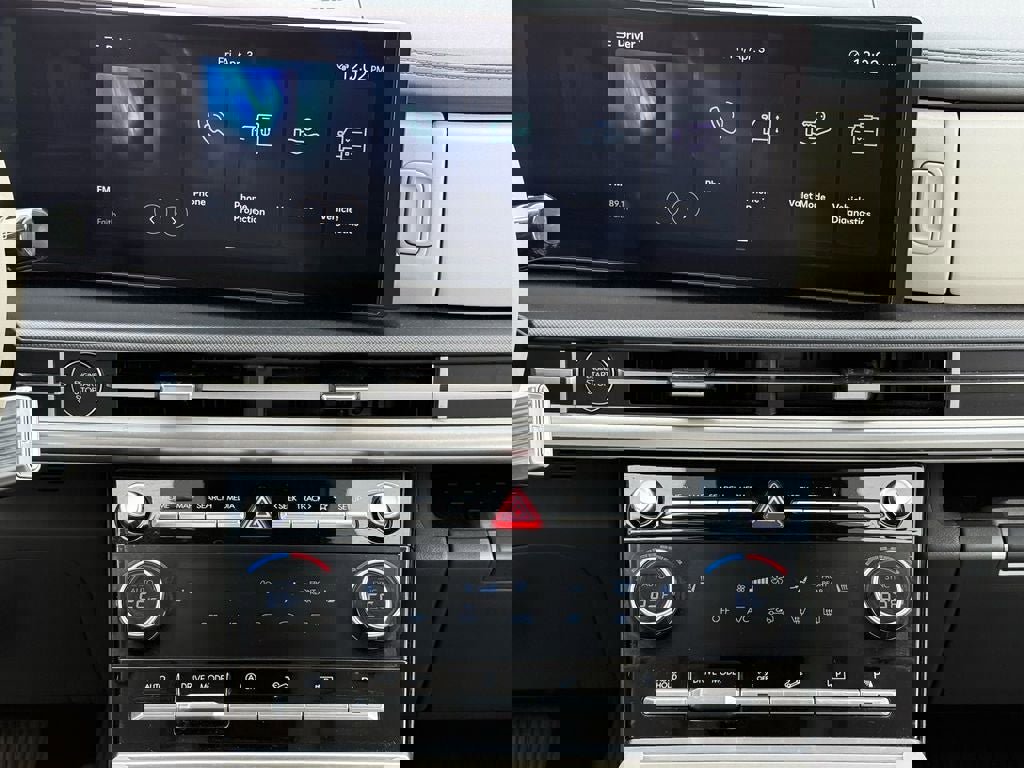 Used 2025 Hyundai Santa Fe SEL image 25