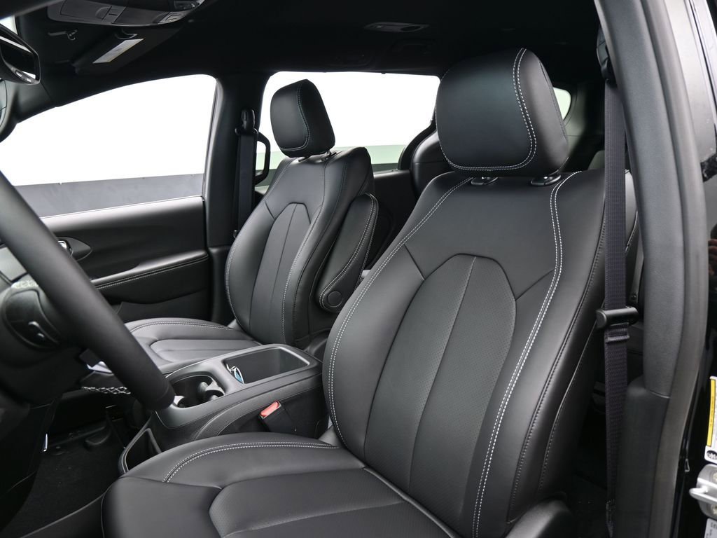 New 2026 Chrysler Pacifica Select image 10