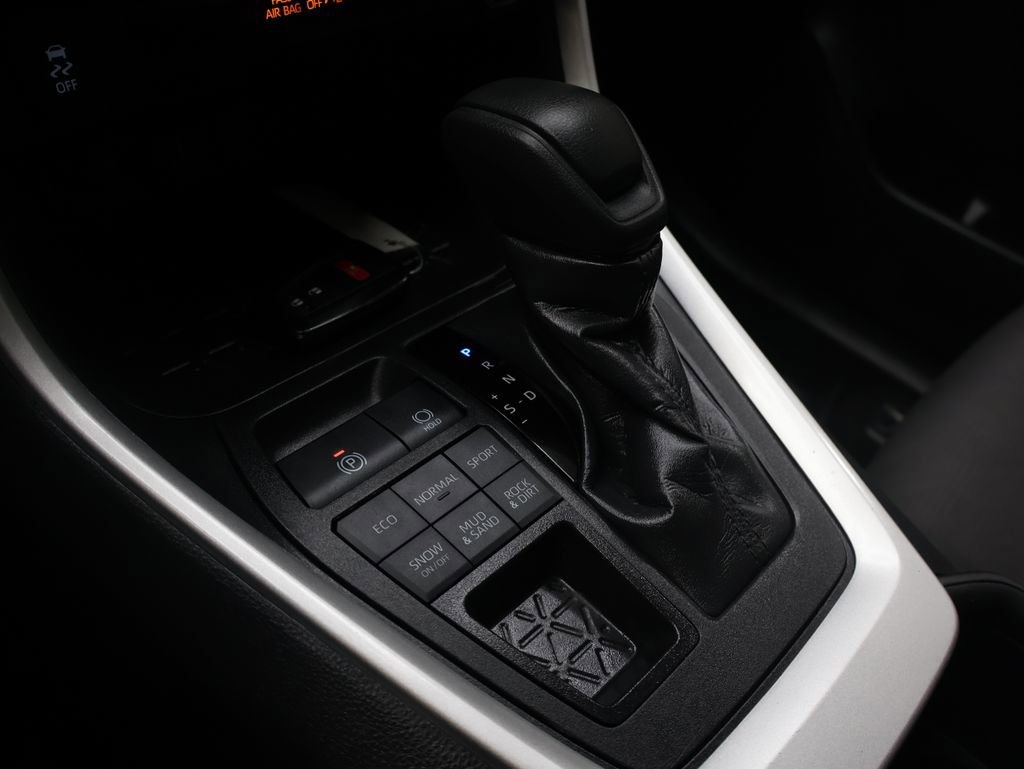 Used 2025 Toyota RAV4 XLE image 23