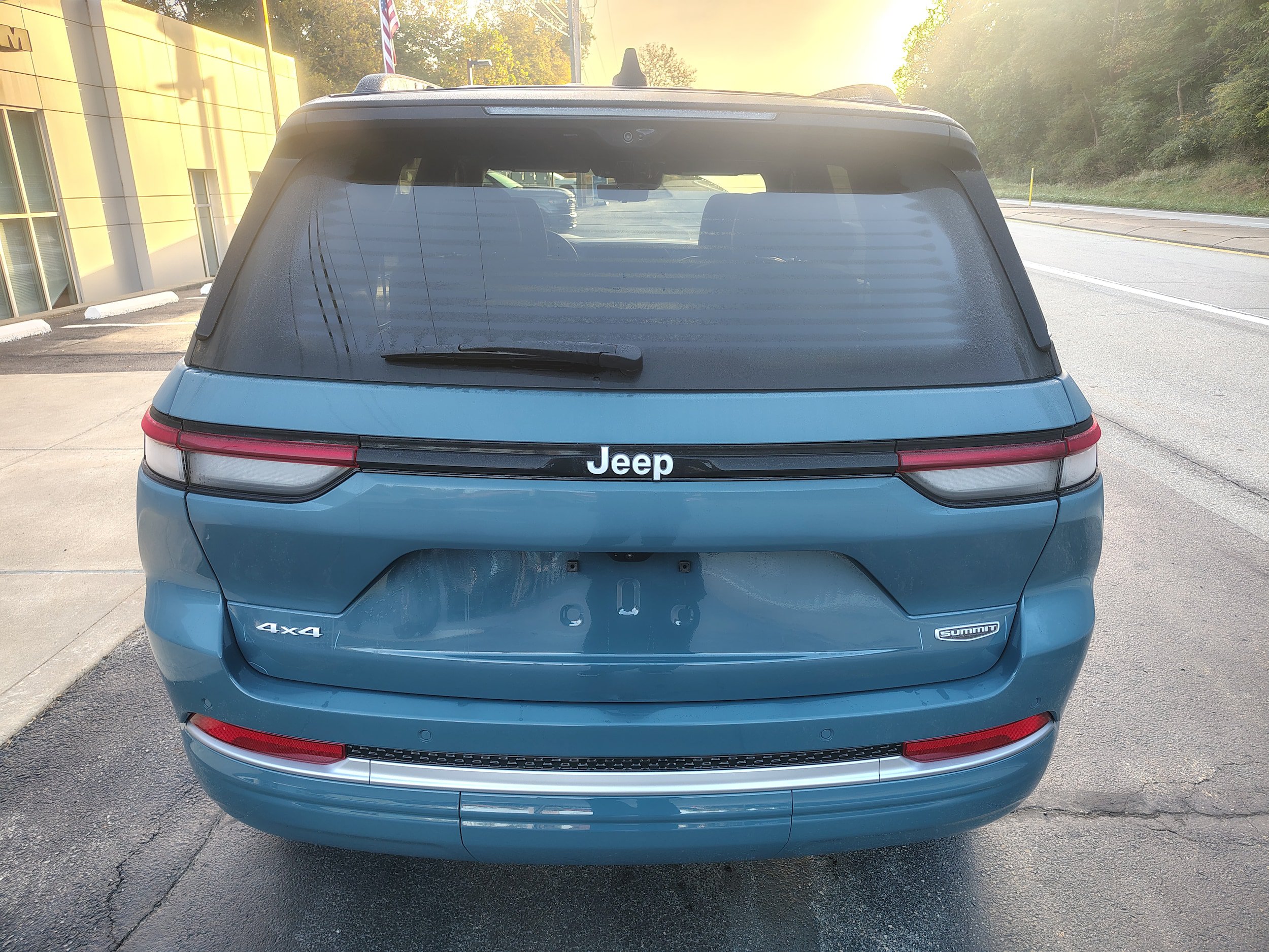 New 2027 Jeep Grand Cherokee Summit AWD/4WD image 10