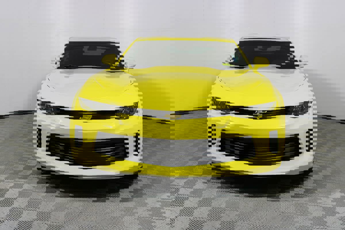 Used 2017 Chevrolet Camaro LT RWD image 2