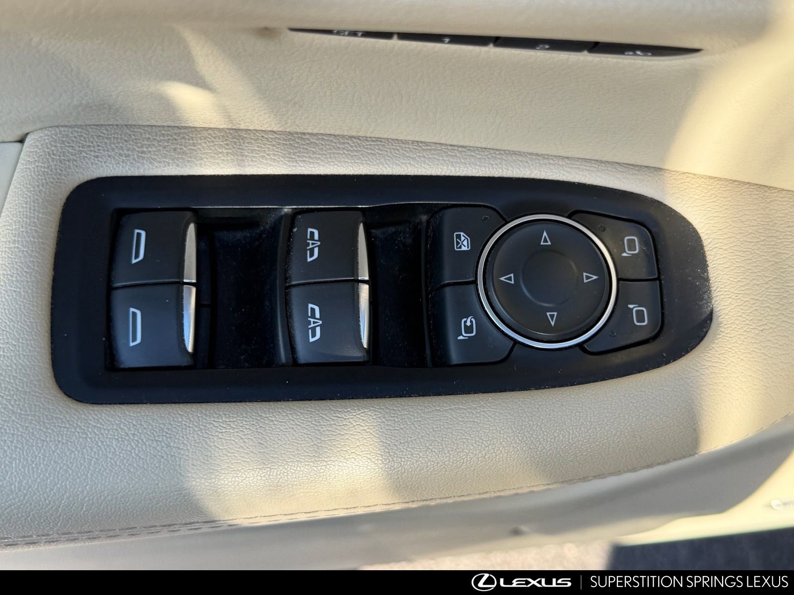Used 2018 Cadillac XT5 Luxury w/ Driver Awareness Package image 18