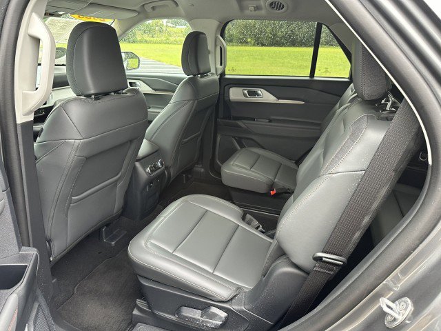 Used 2025 Ford Explorer Active w/ Active Comfort Package image 12