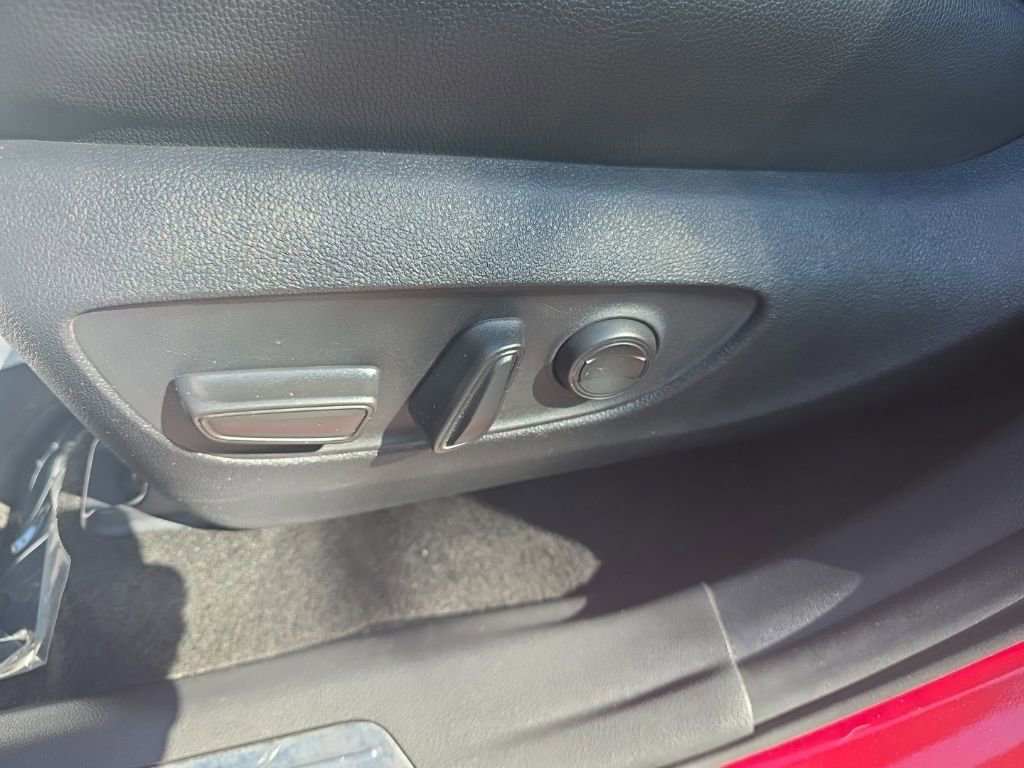 Used 2025 Toyota Grand Highlander FWD image 23