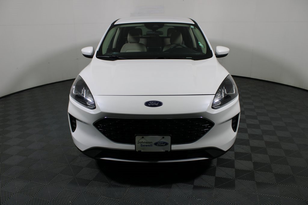 Certified 2020 Ford Escape SE image 3