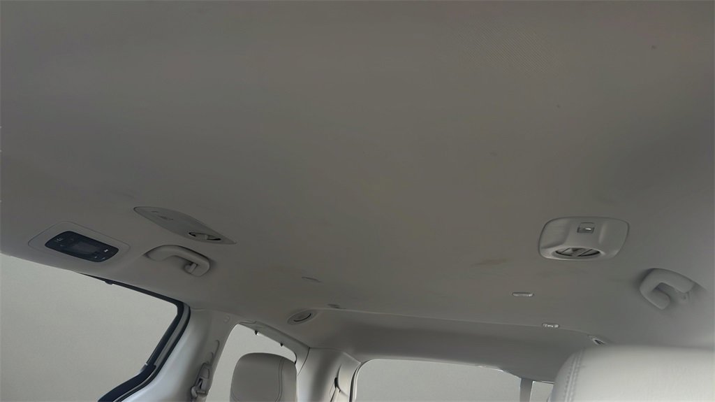 Used 2020 Chrysler Pacifica Touring-L Plus w/ Advanced Safetytec Group image 17