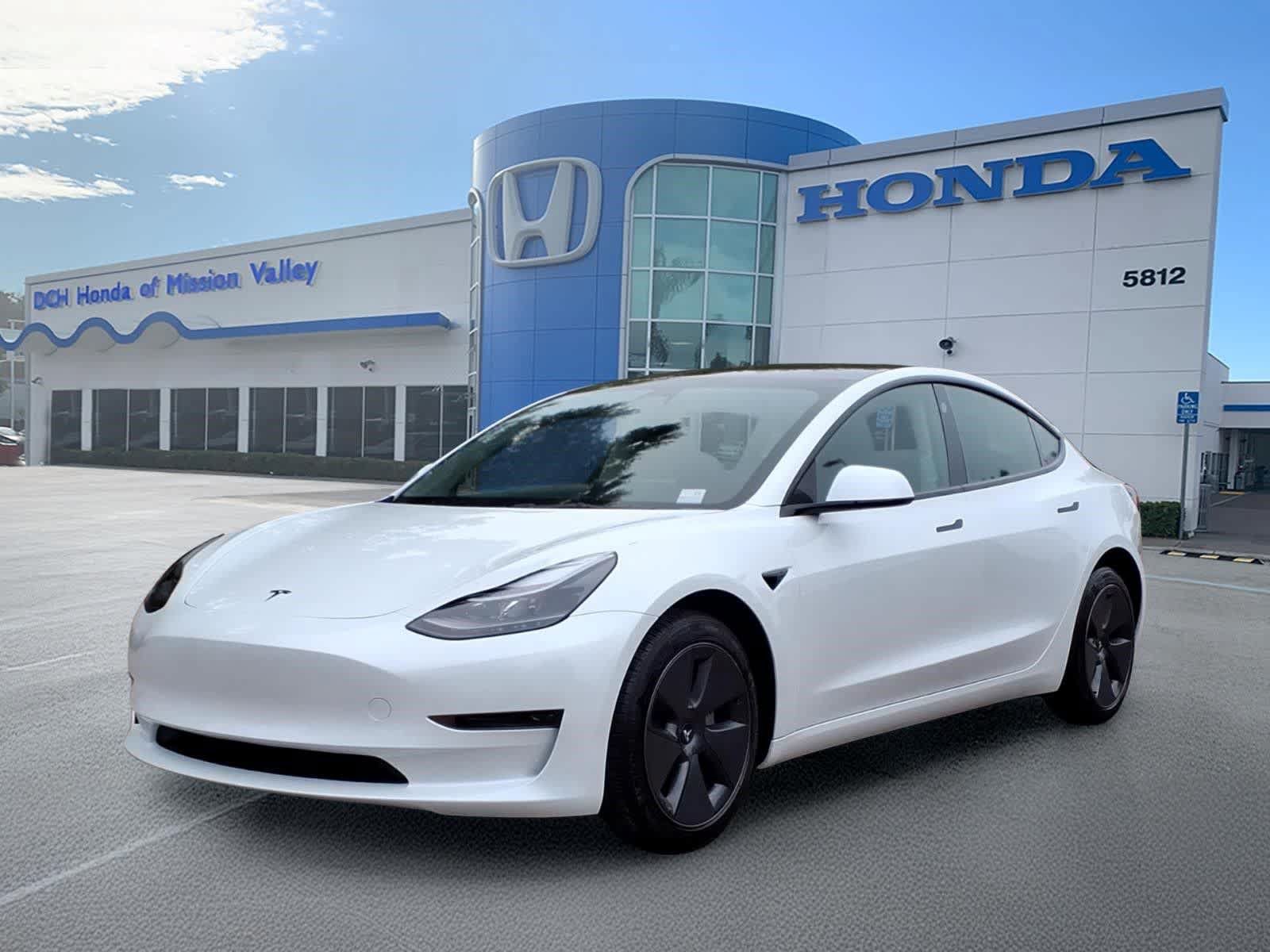 Used 2023 Tesla Model 3 Standard Range RWD image 1