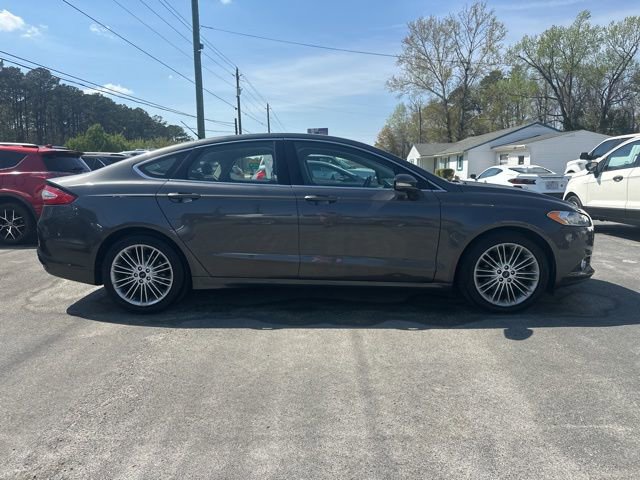 Used 2015 Ford Fusion SE w/ Equipment Group 202A image 8