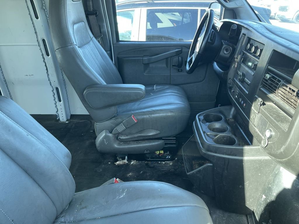 Used 2022 Chevrolet Express 2500 Extended w/ Driver Convenience Package image 10