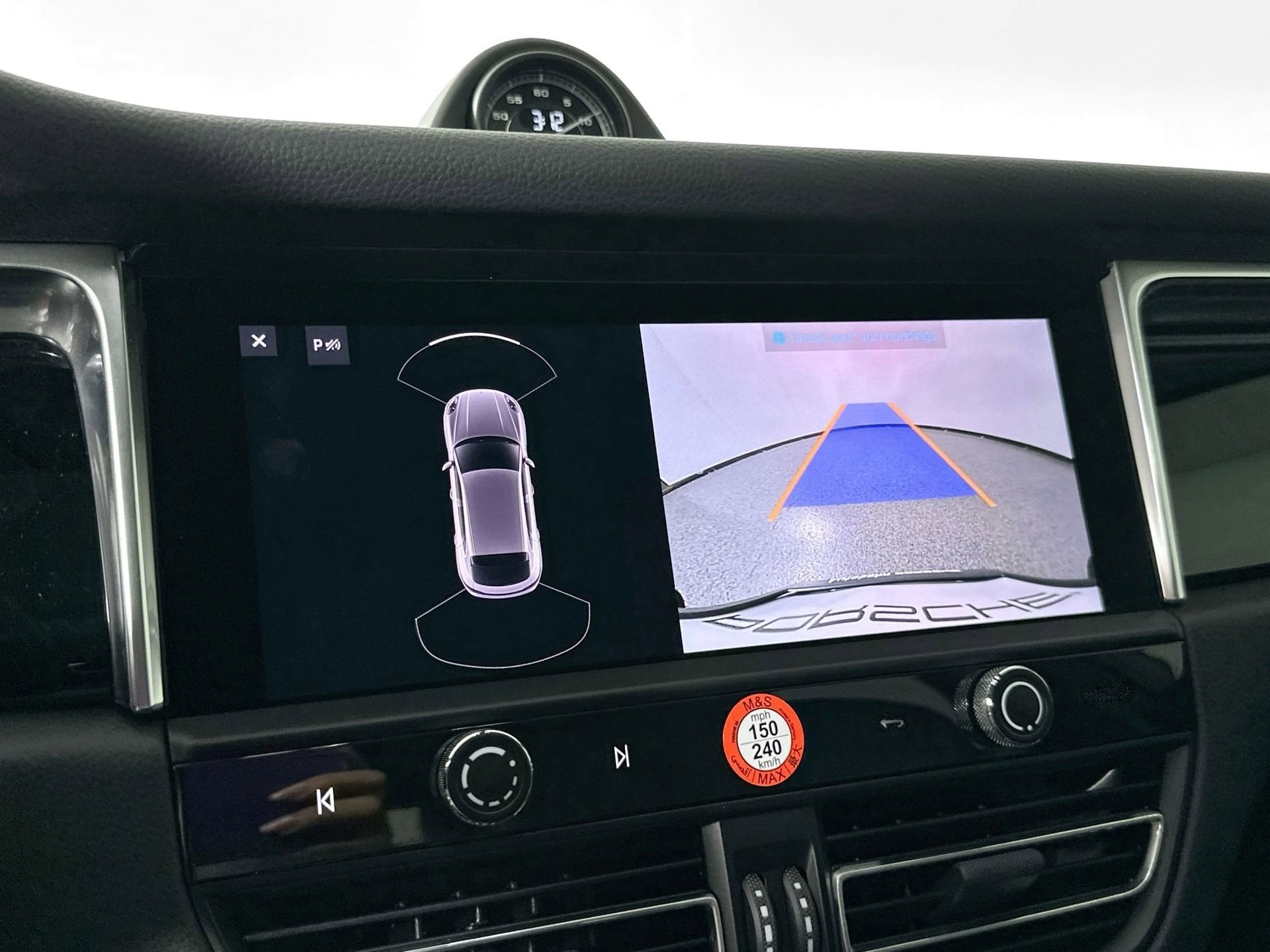 Certified 2025 Porsche Macan image 23