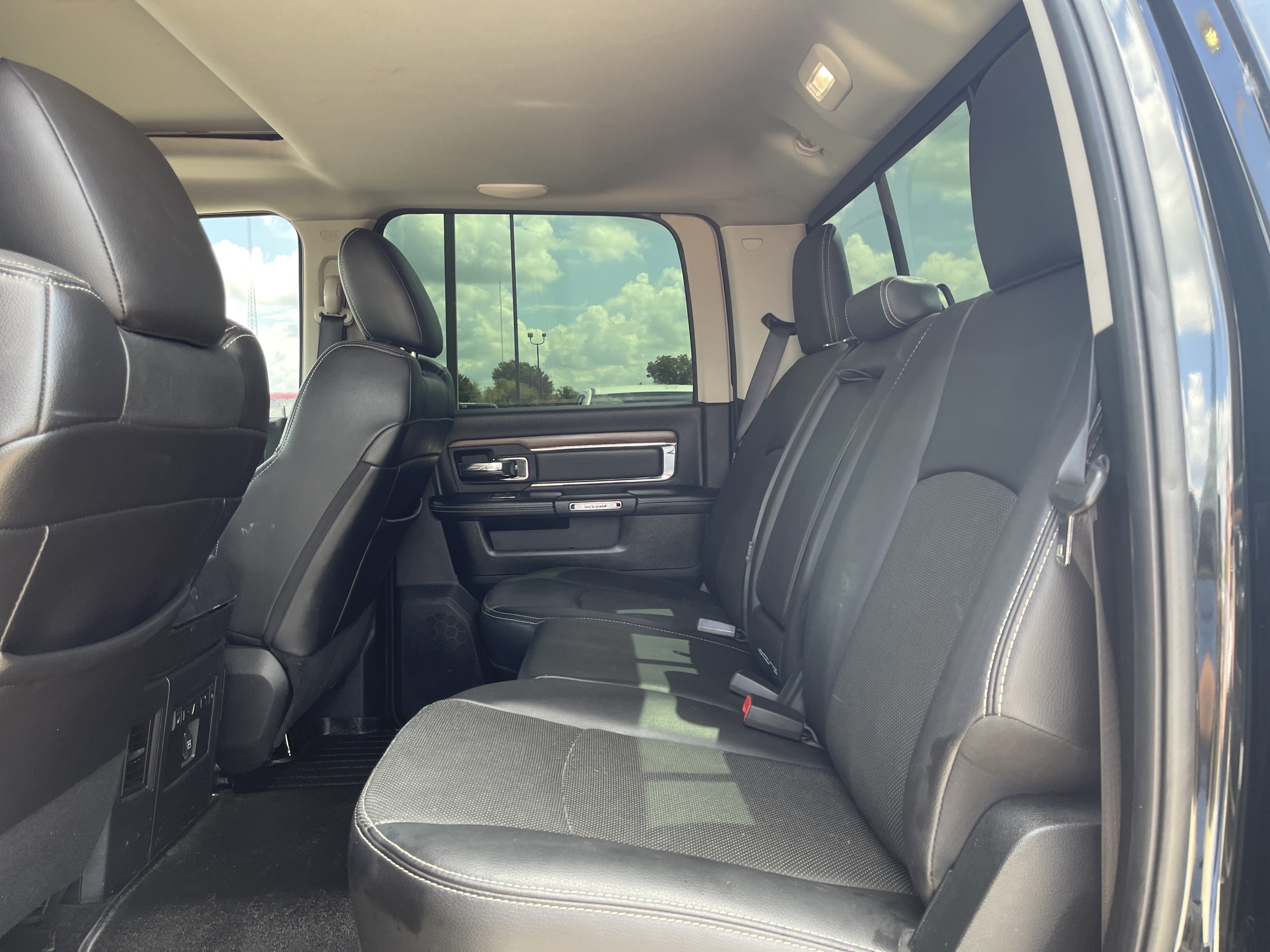 Used 2017 RAM 3500 Laramie w/ Sport Appearance Group AWD/4WD image 42