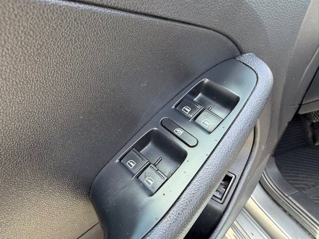 Used 2017 Volkswagen Jetta SE FWD image 14