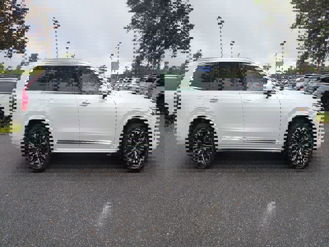 New 2026 Volvo XC90 B6 Plus w/ Protection Package Premier image 3