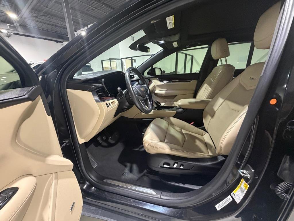 Used 2018 Cadillac XT5 Luxury w/ Driver Awareness Package image 29