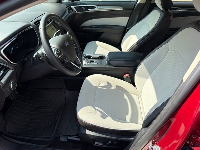 Used 2019 Ford Fusion SE w/ Equipment Group 151A FWD image 11