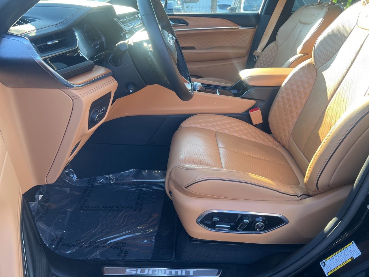 Used 2023 Jeep Grand Cherokee Summit image 16