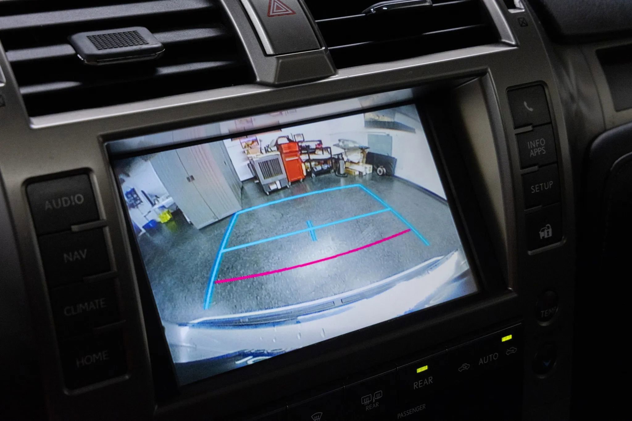 Used 2015 Lexus GX 460 image 36