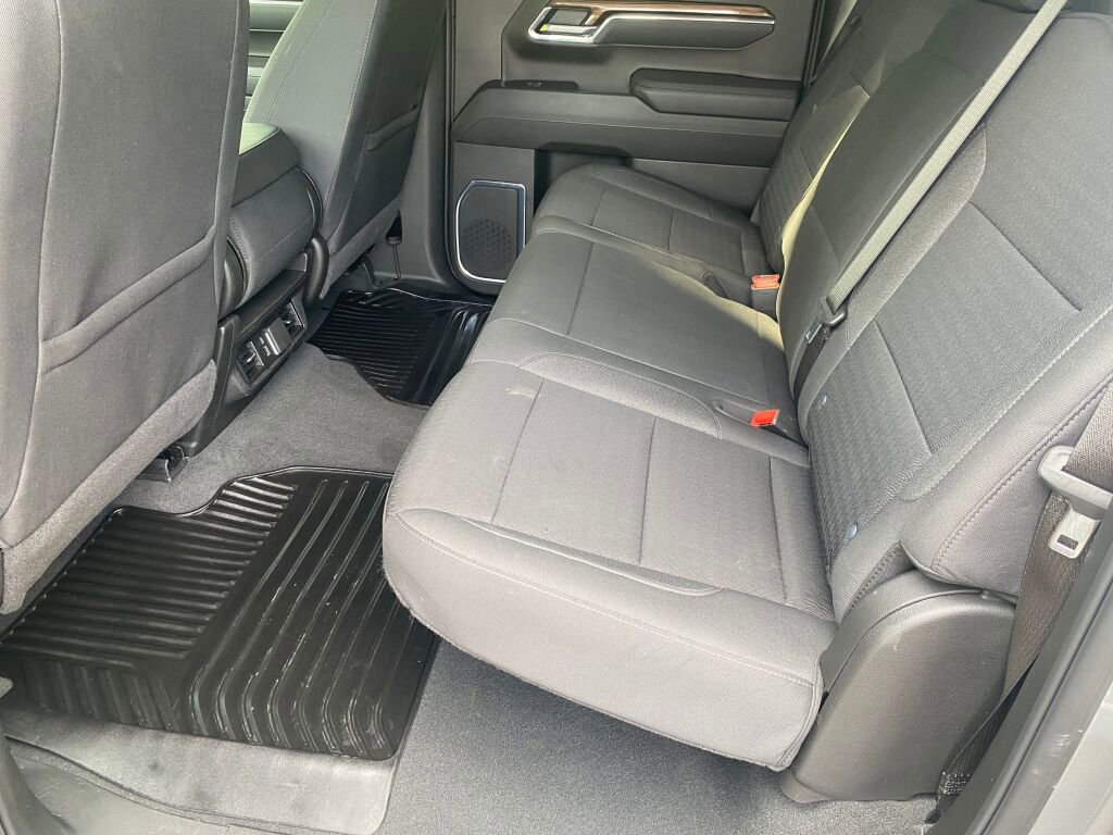 Used 2025 Chevrolet Silverado 1500 LT image 17