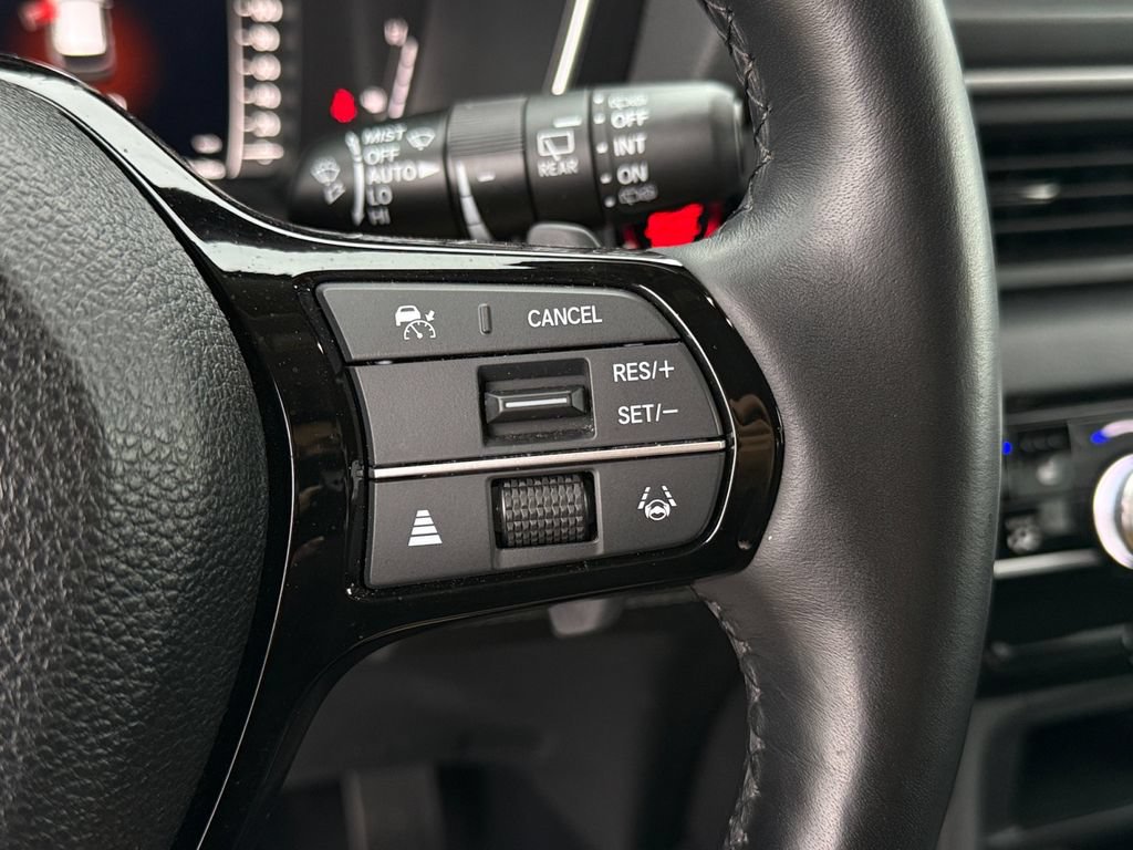 Used 2025 Honda Pilot Elite image 18