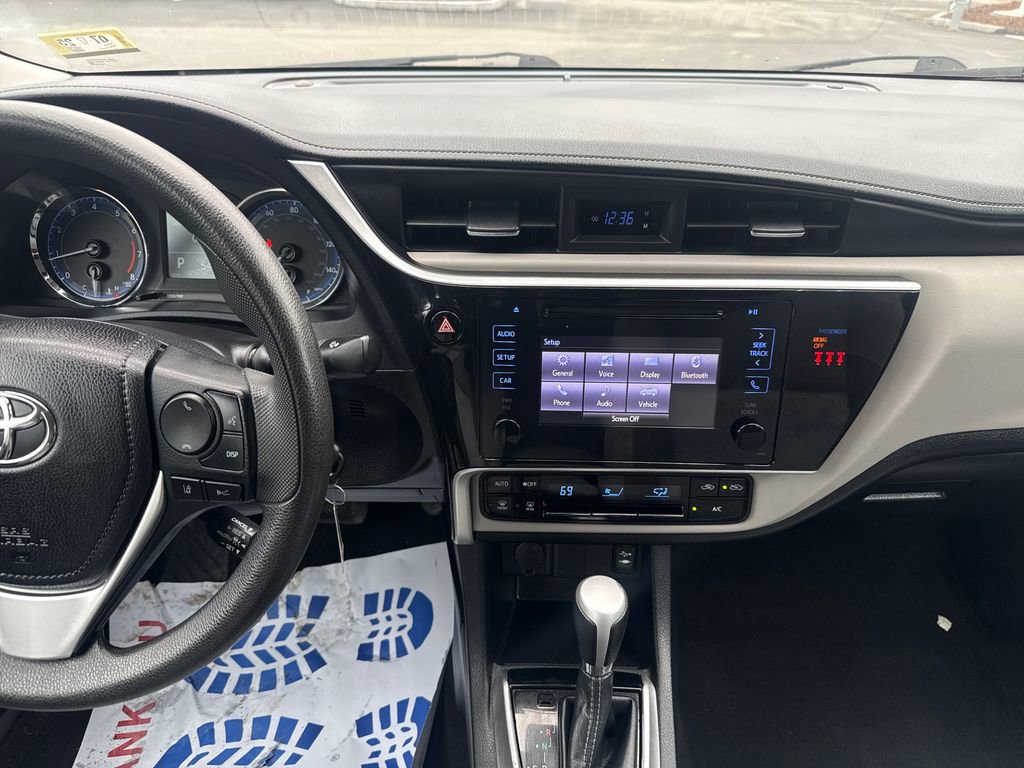 Used 2019 Toyota Corolla LE w/ Carpet Mat Package (TMS) image 17