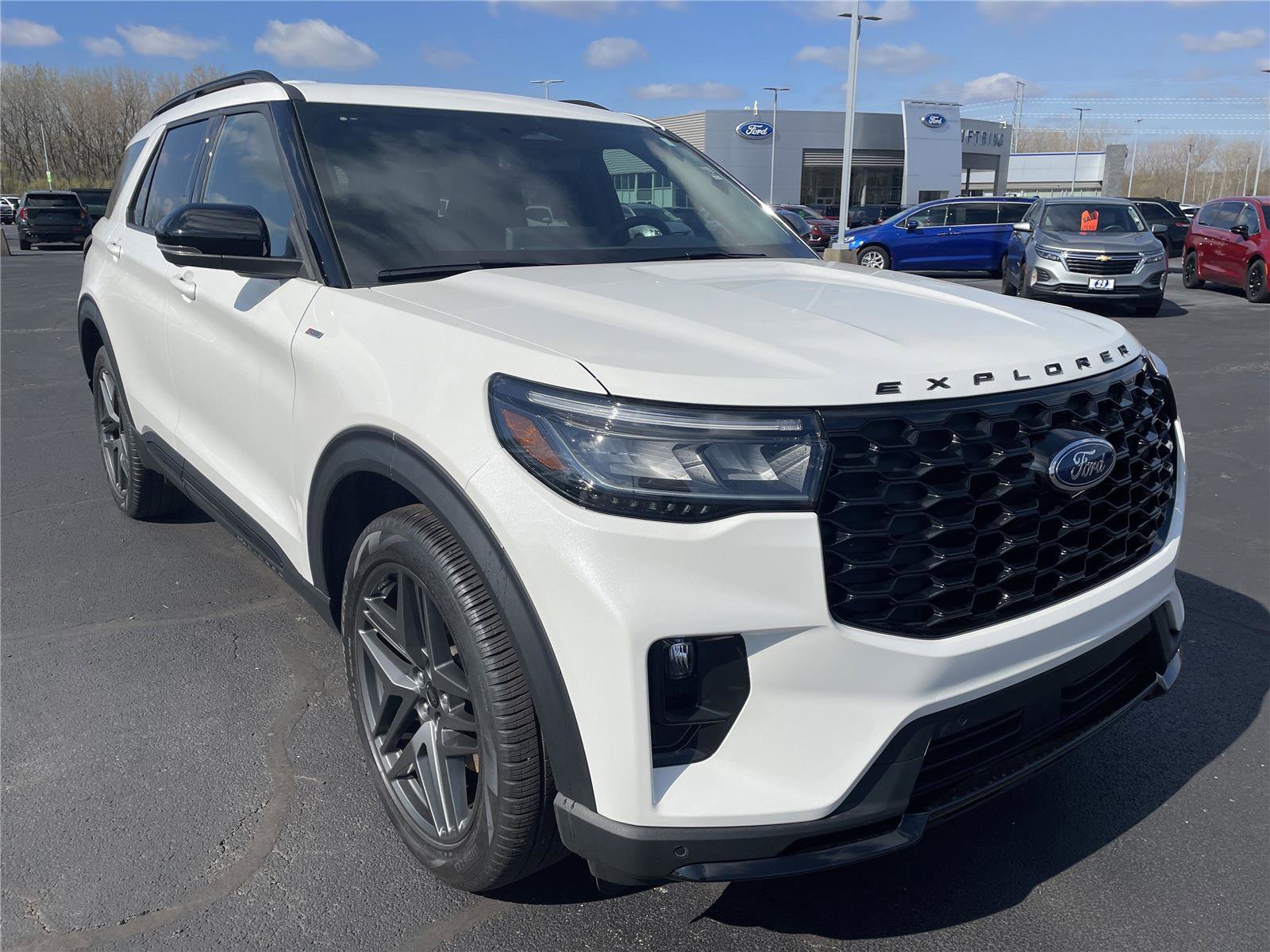 Used 2025 Ford Explorer ST-Line w/ Premium Package AWD/4WD image 7