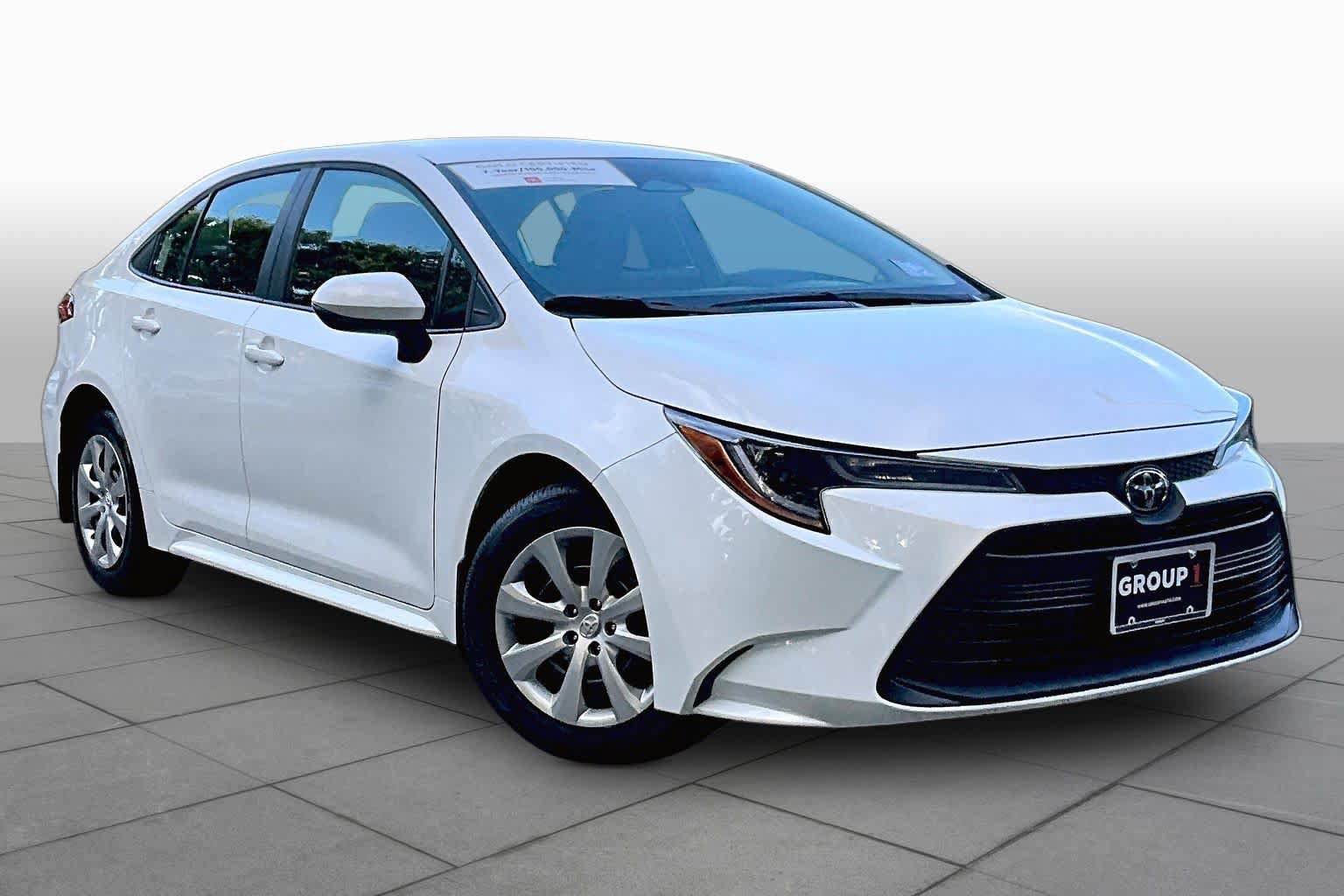 Certified 2026 Toyota Corolla LE w/ Carpet Mat Package (TMS) FWD image 3