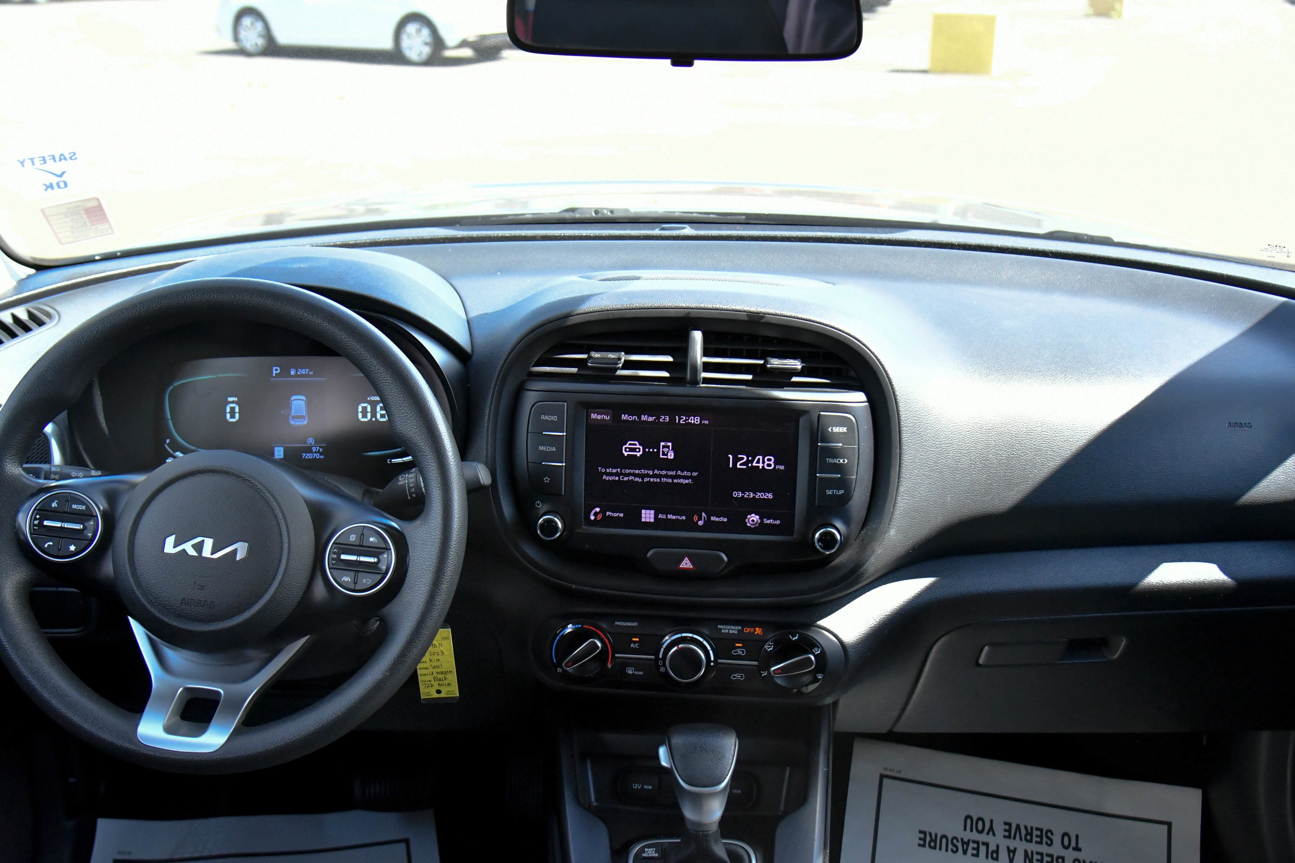 Used 2023 Kia Soul LX image 32