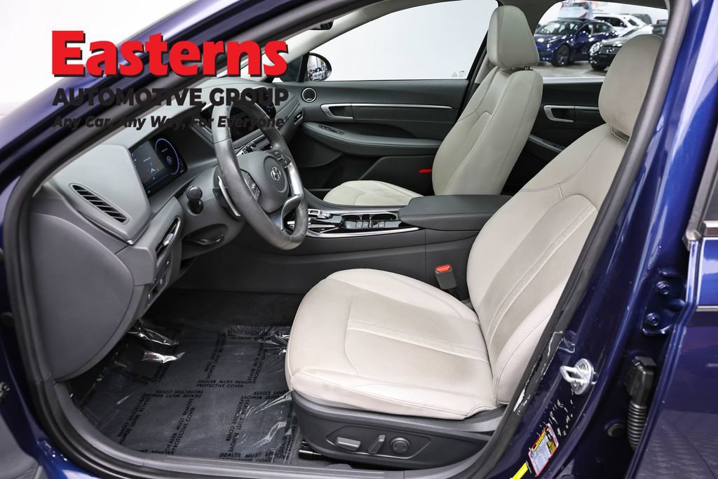 Used 2021 Hyundai Sonata Limited w/ Winter Weather Package FWD image 13