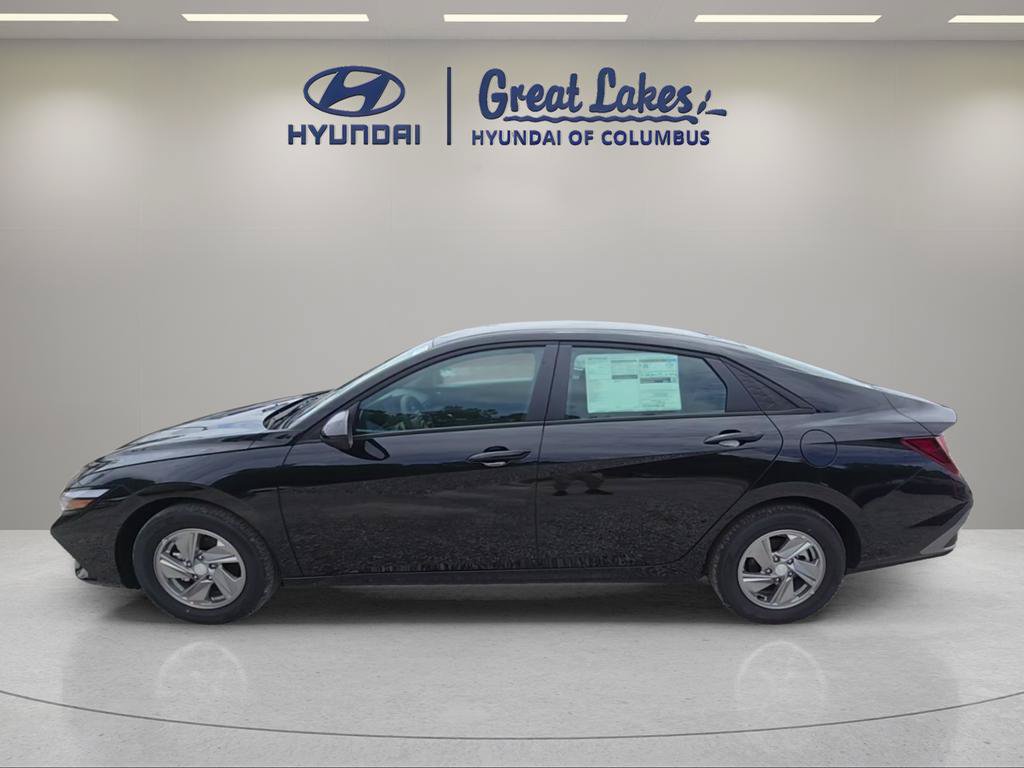 New 2026 Hyundai Elantra SE FWD image 2