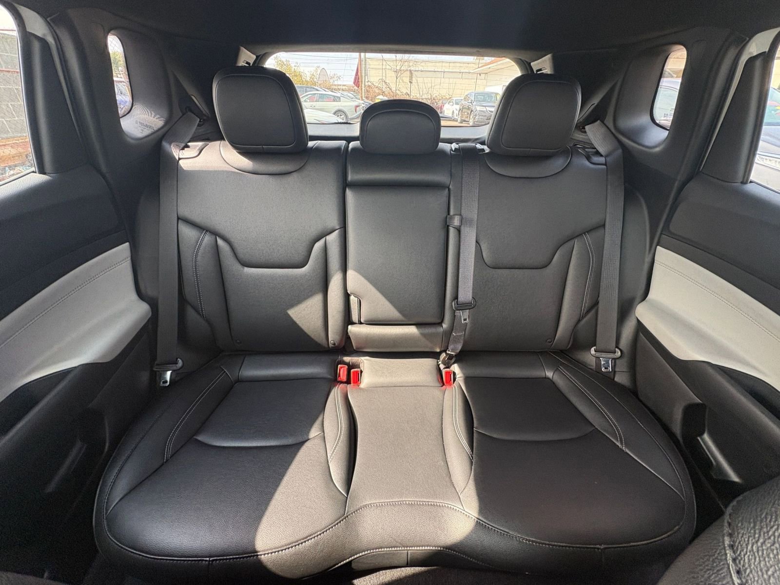 Used 2025 Jeep Compass Limited image 39