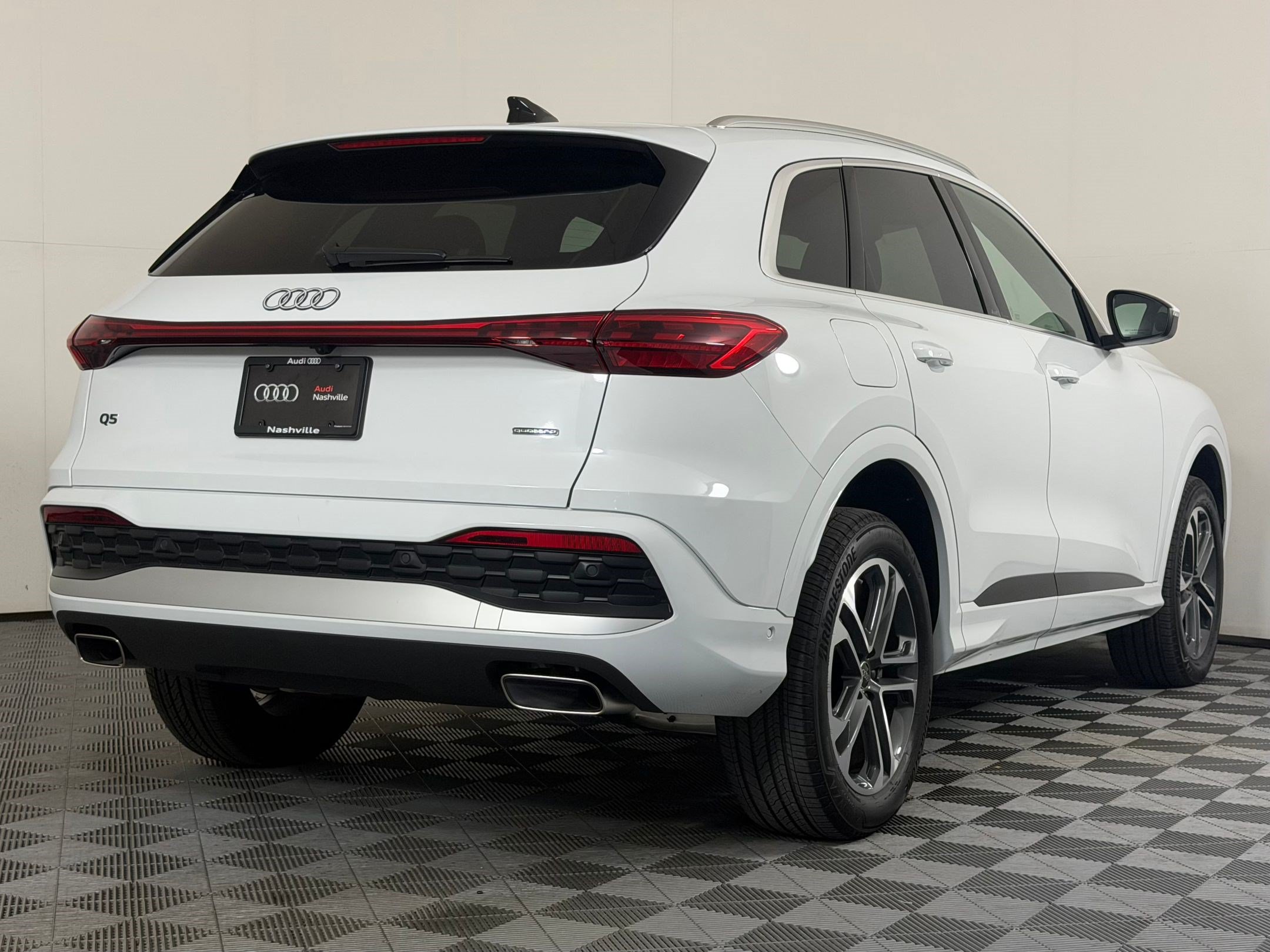 Used 2025 Audi Q5 Premium w/ Convenience Package AWD/4WD image 9