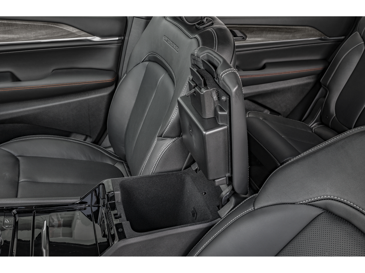 New 2025 Jeep Grand Cherokee L Overland w/ Advanced Protech Group III AWD/4WD image 38
