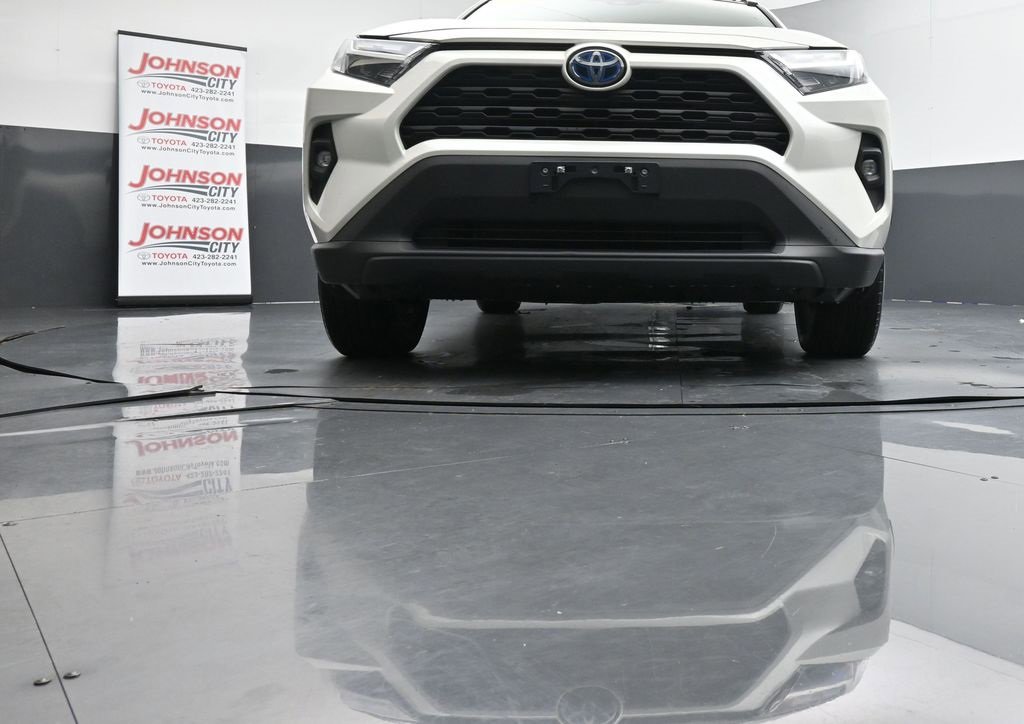 Used 2022 Toyota RAV4 XLE Premium image 19
