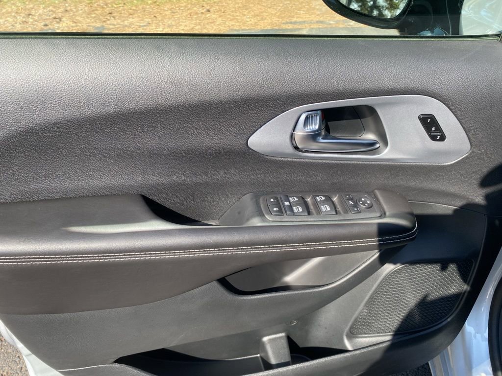 New 2026 Chrysler Pacifica Limited w/ S Appearance Package image 20