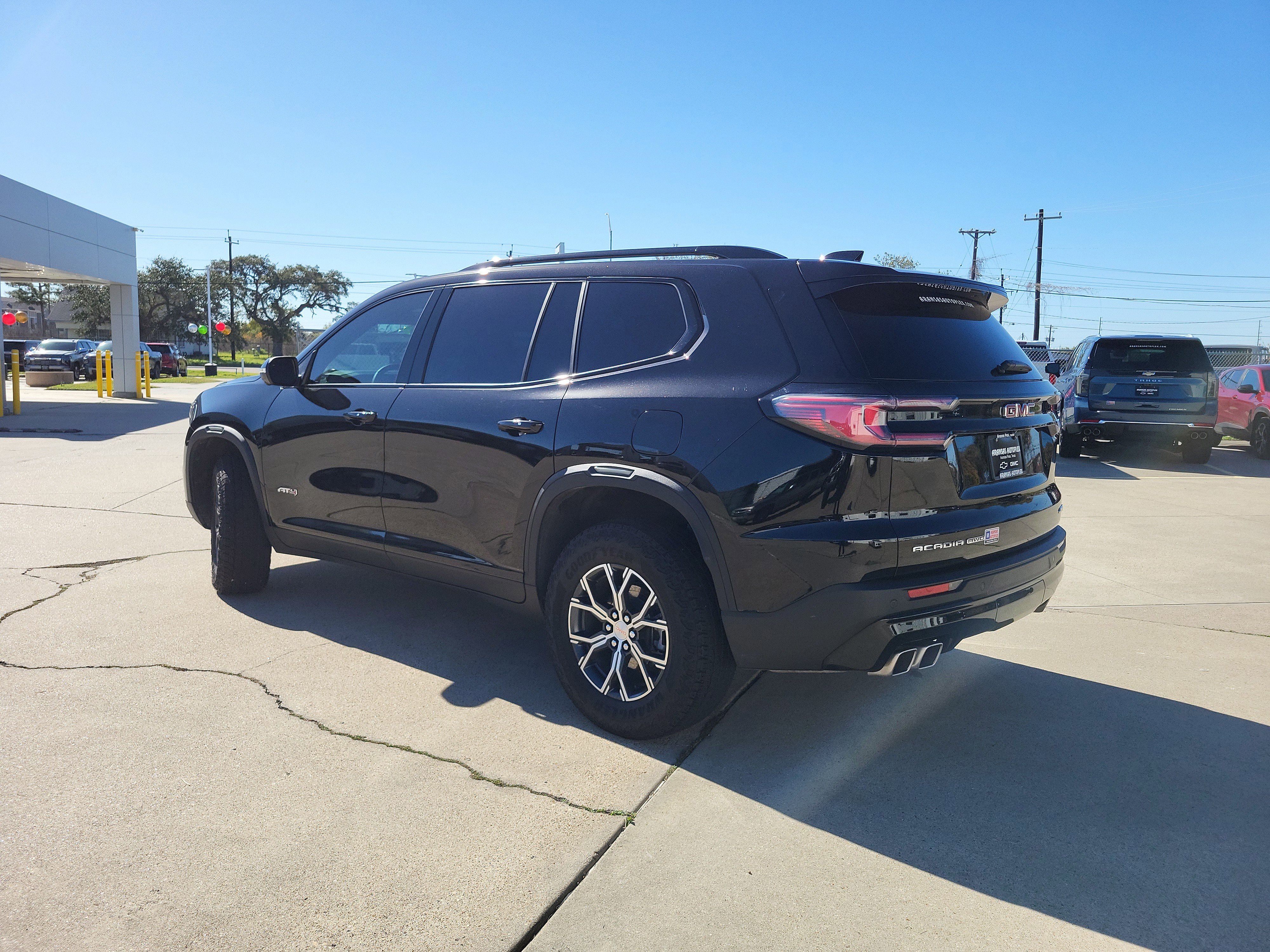 Certified 2025 GMC Acadia AT4 image 7