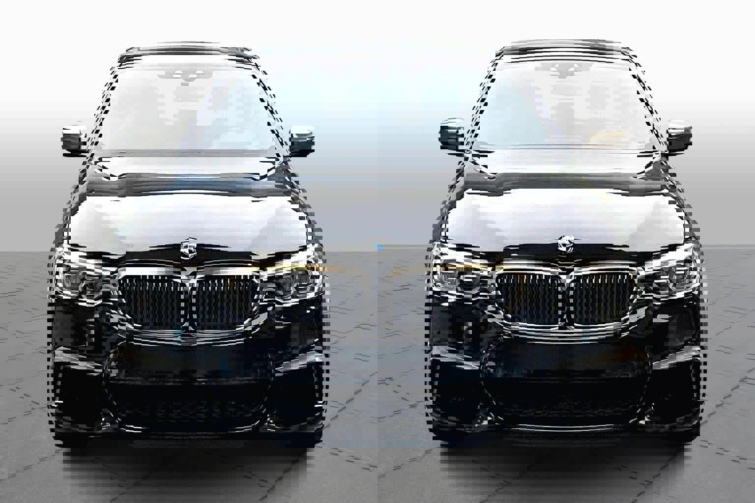 Used 2020 BMW M550i xDrive w/ Executive Package image 3