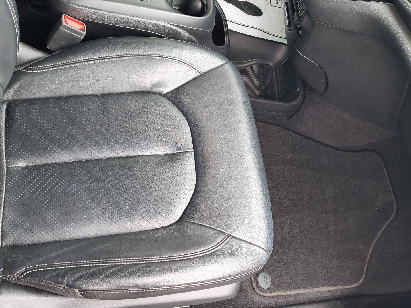 Used 2022 Chrysler Pacifica Touring-L w/ S Appearance Package FWD image 22