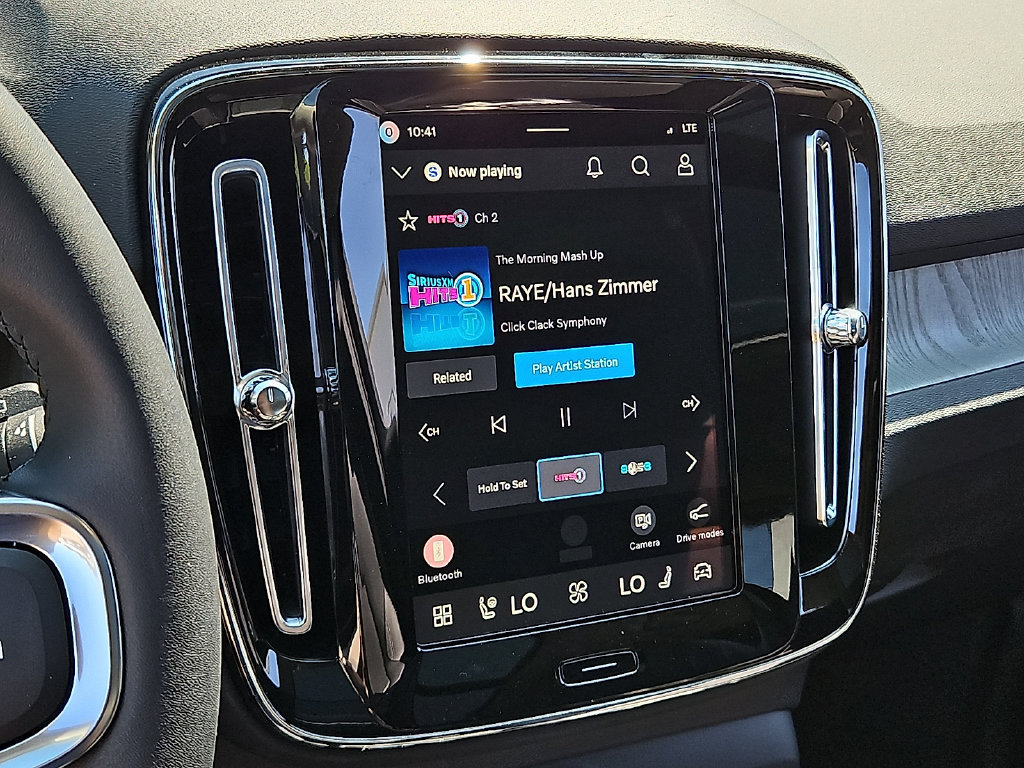 New 2026 Volvo XC40 B5 Plus w/ Climate Package AWD/4WD image 15