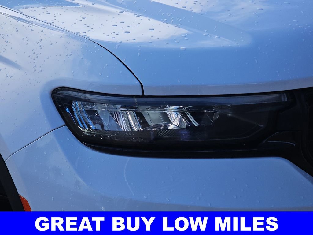 Used 2023 Jeep Grand Cherokee Limited w/ Luxury Tech Group II image 35