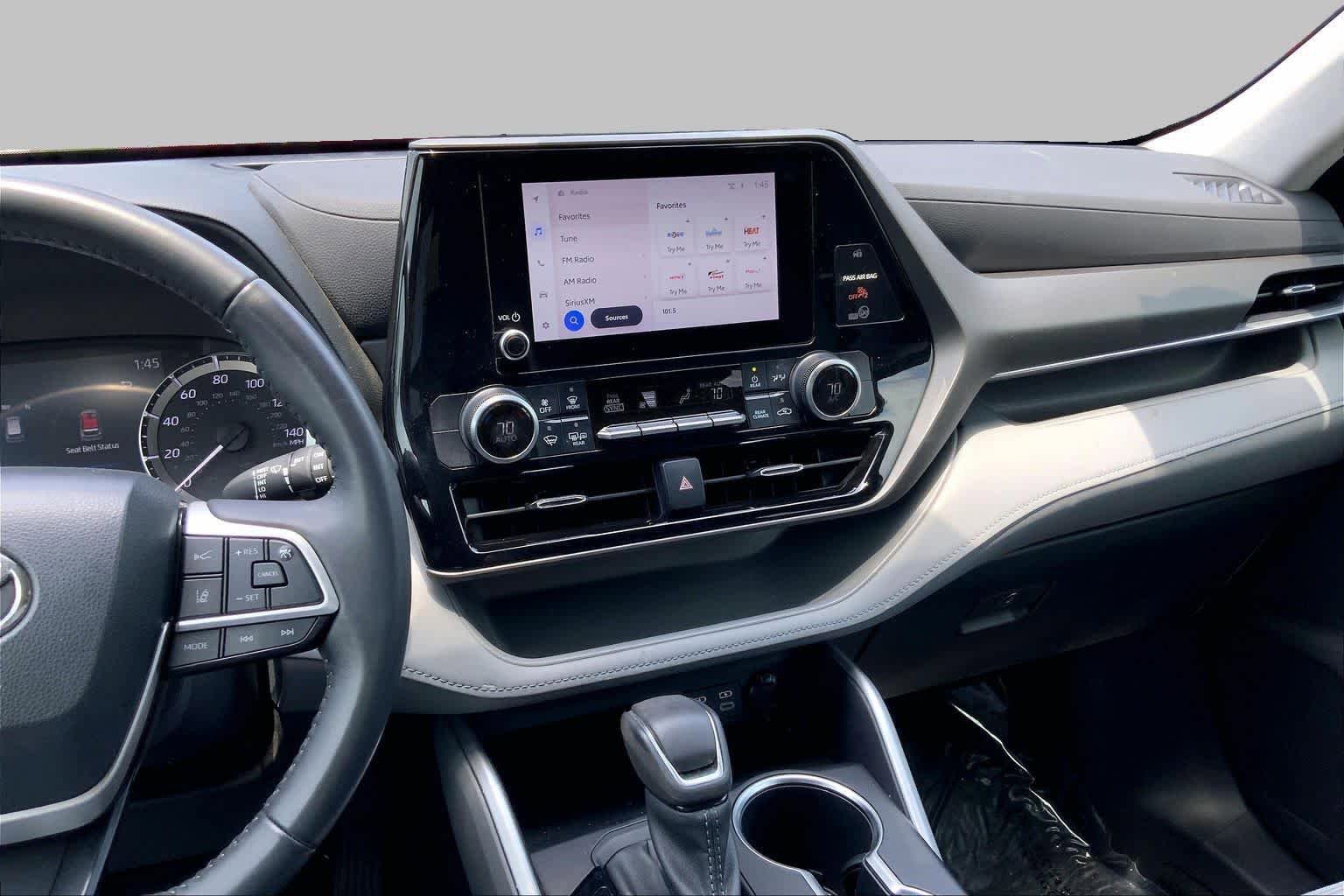 Used 2023 Toyota Highlander LE FWD image 7