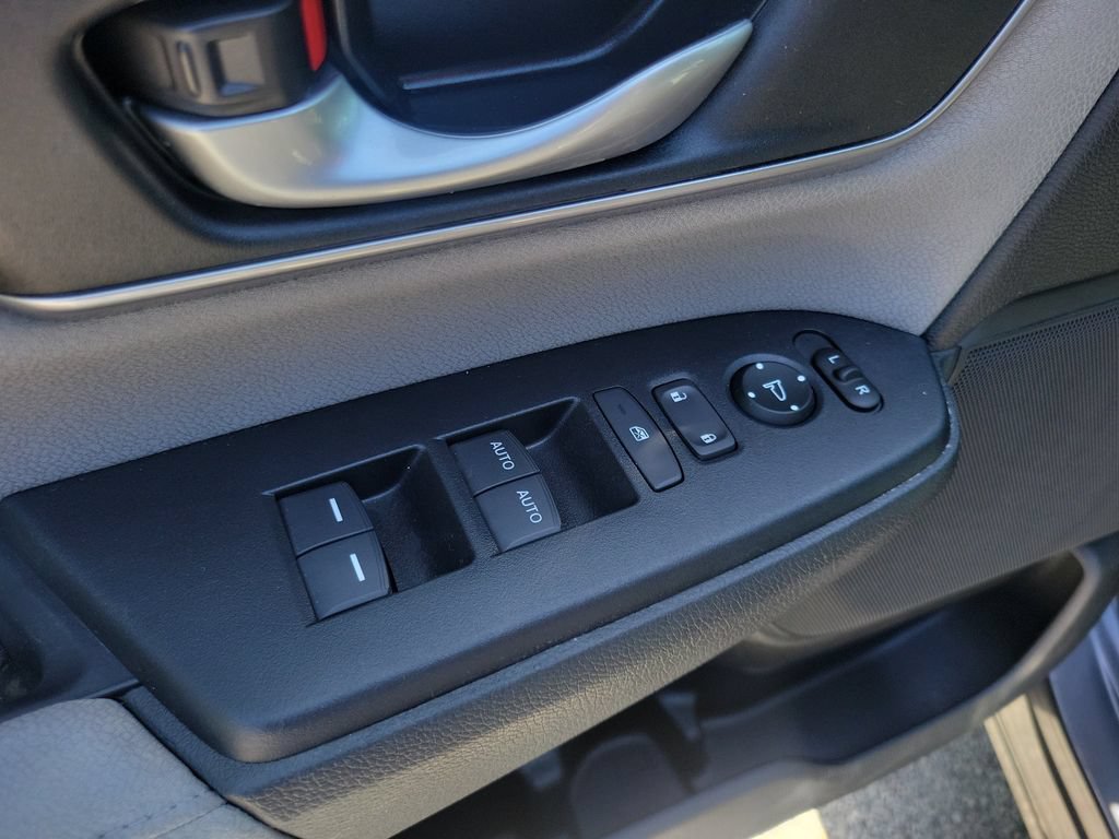Used 2018 Honda CR-V EX image 16