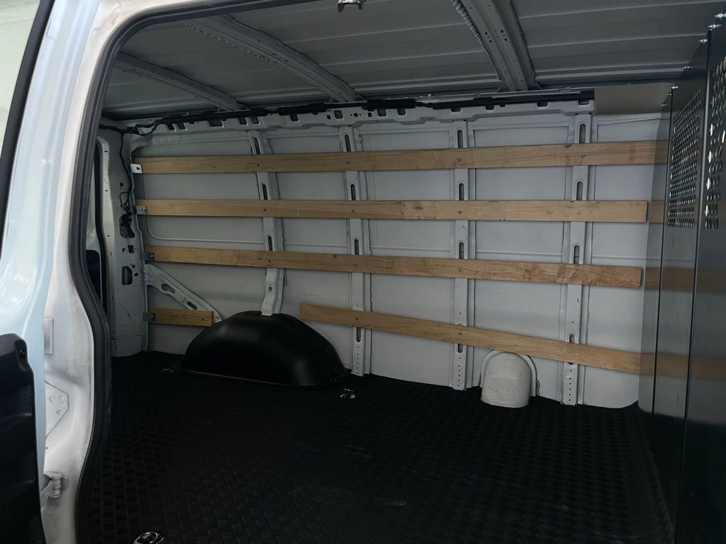 Used 2024 GMC Savana 2500 w/ Driver Convenience Package image 13