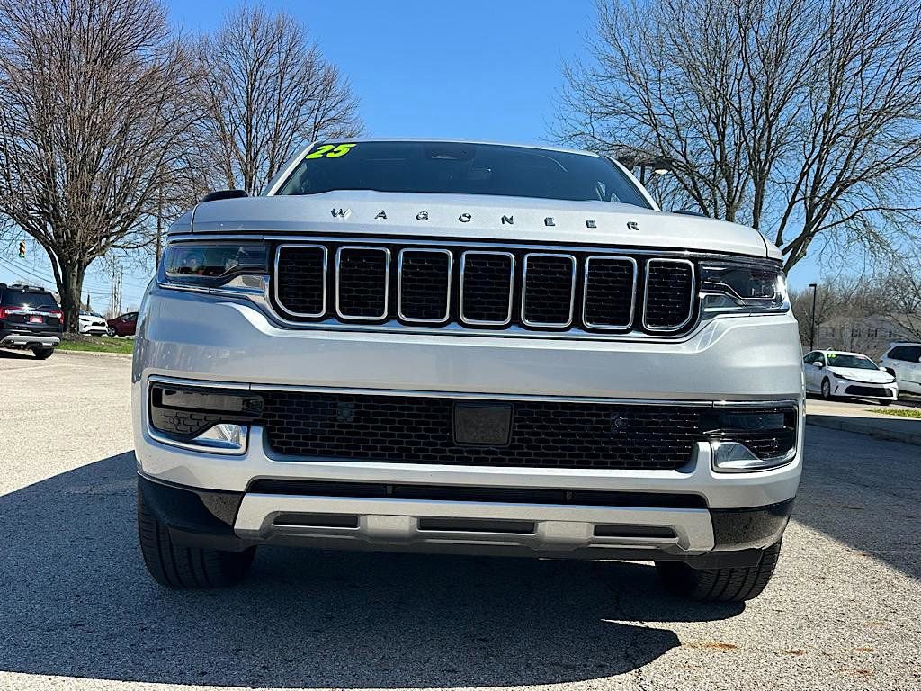 Used 2025 Jeep Wagoneer L Series II w/ 8-pass Seating Package image 10