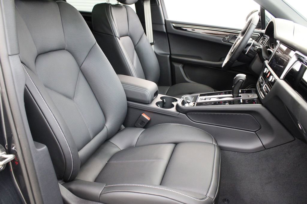 New 2026 Porsche Macan image 30