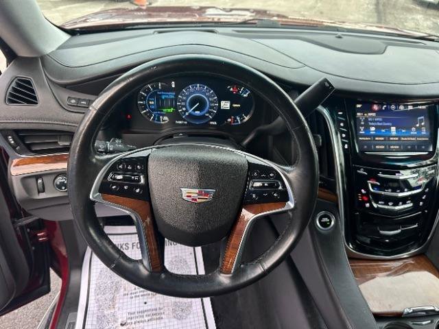 Used 2017 Cadillac Escalade Luxury image 17
